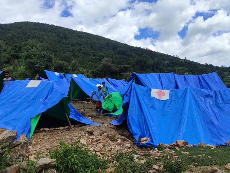 महिना दिनसम्म त्रिपालमा बाढी प्रभावित